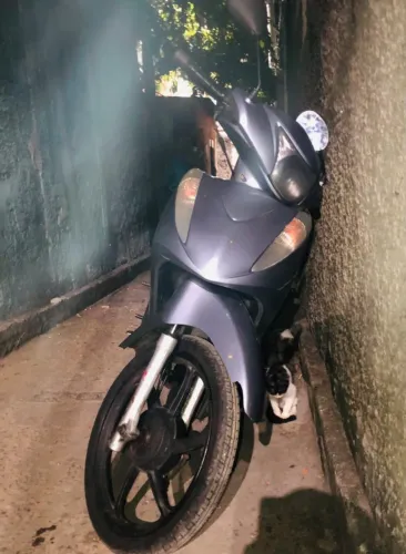 Honda biz 125 modelo 2015 flex, em dia valor 7.mil avista ou parcelo no cartão com o juros