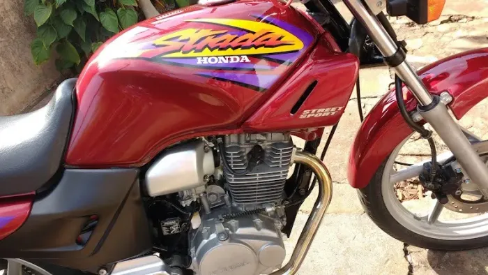Honda CBX 200 Strada ano de fabricação 2000.