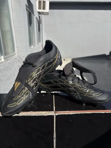 Chuteira Adidas Predator Kaka Campo Semi Nova - Usada Apenas 1 Vez - Tam. 42