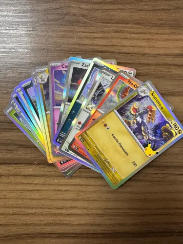 Carta Pokémon Bulk 30 anos - 13 cartas sem repetição NM