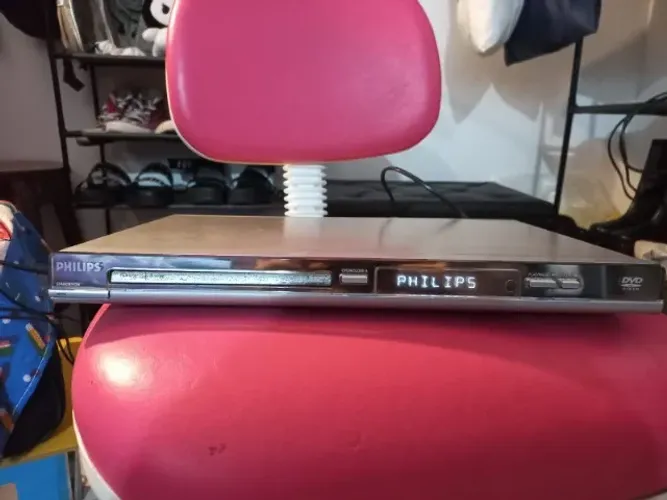 DVD player Philips NAO FUNCIONA. PARA RETIRADA DE PEÇAS. Sem controle