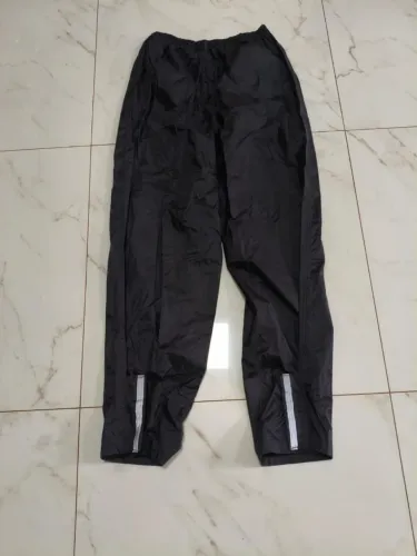 Calça de chuva e bota galocha