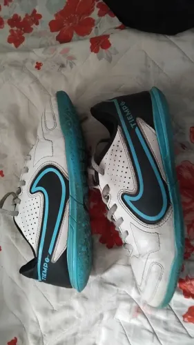 Chuteira Futsal Nike Tiempo Legend 9 Club IC - Branco e Azul