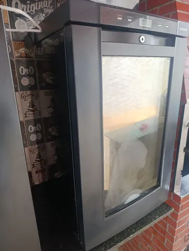Adega de vinho climatizador