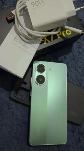 Vendo x7 pró 256gb completo