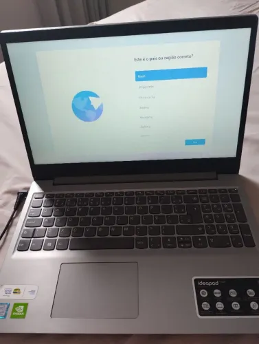 Notebook Lenovo IdeaPad S145 (pequeno defeito parte debaixo tela)