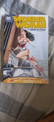 Wonder Woman By Greg Rucka volume 1