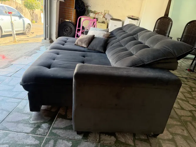 Sofá retratio e reclama medindo 2.30