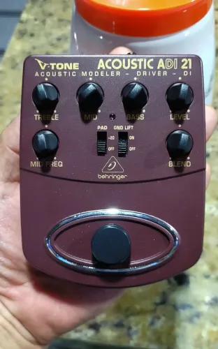 Pedal BEHRINGER NOVO P VIOLÕES ELETRO-ACUSTICOS