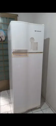 Vende-se geladeira