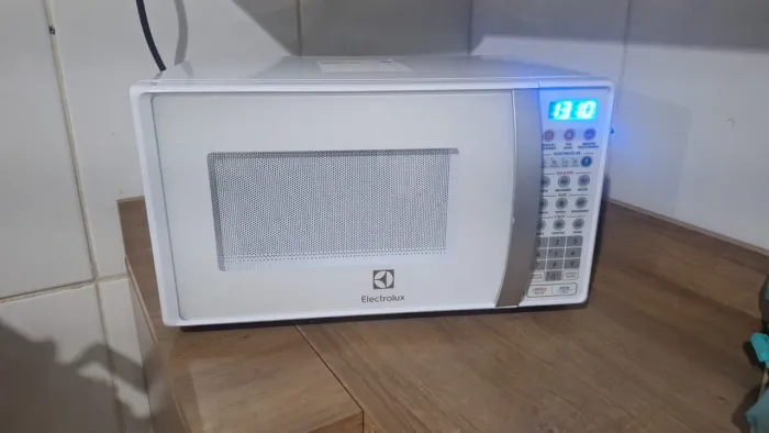 Microondas Electrolux 20L