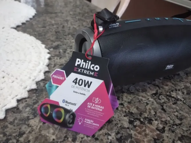 Caixinha de som philco nova