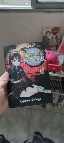 Mangá Demon Slayer Vol. 18 - Castelo Infinito | Estado de Novo<br>Descrição