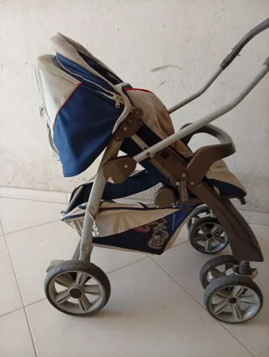  Carrinho de bebê 