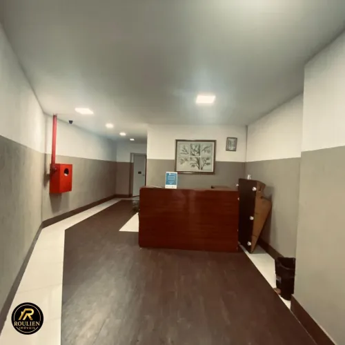 Sala Comercial de Alto Padrão para Locação no Centro de Nova Iguaçu-RJ: 8 salas, 2 banheir