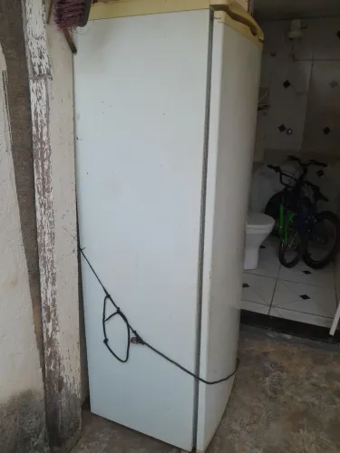 Geladeira com defeito