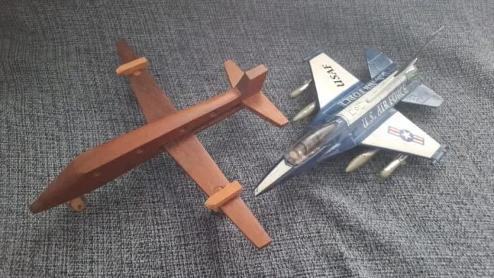 Aviões de decoração desmontáveis