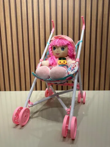 Carrinho de boneca passeio + Boneca ( Poliéster)