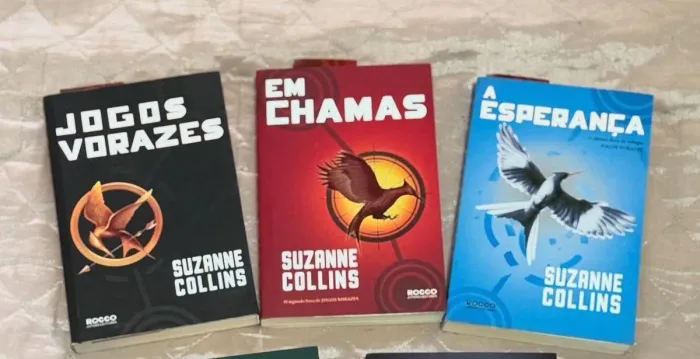 ? Trilogia Jogos Vorazes - Suzanne Collins | 3 Livros Usados em Ótimo Estado! ?