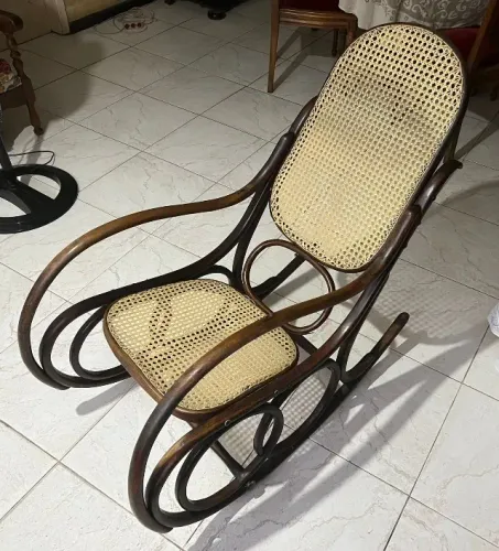 Cadeira de balanço Thonet original austríaca anos 50 