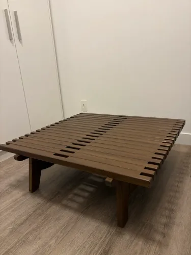 Mesa de Centro Saccaro Ayty em Madeira Maciça - Design Roque Frizzo