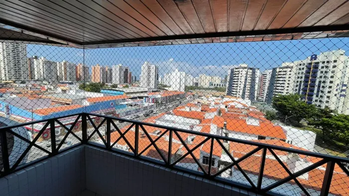 Apartamento no Grageru Próximo ao colégio CCPA