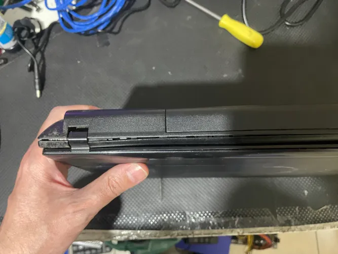 Notebook Samsung i3 2 gb de ram bateria segura 2 horas teclado ruim sem carregador