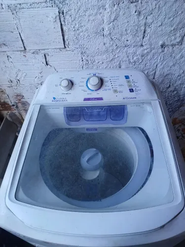 Vendo máquina de lavar pegando tudo o único defeito que está é porque não tá centrifugando