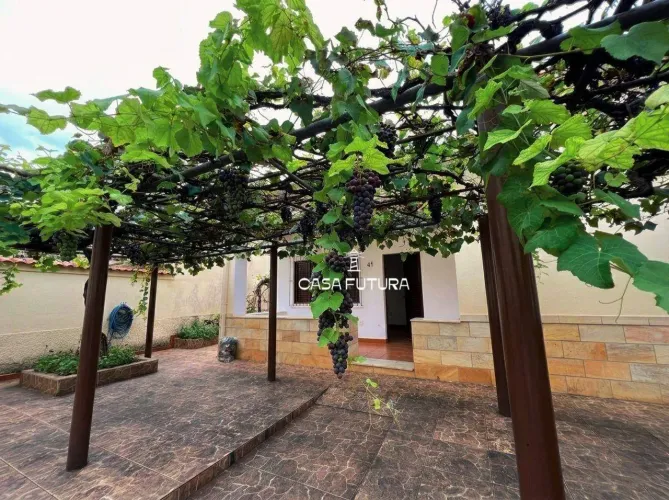 Casa no Centro Histórico de Bananal, 770m² de terreno e 160 m² de área construída, à venda