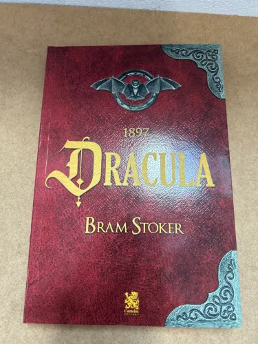 Drácula (1897) - Bram Stoker