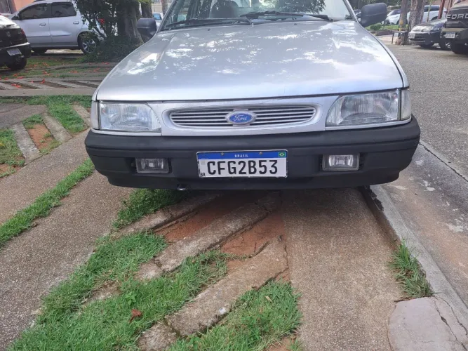 Ford Royale GL 2.0/2.0i 2P E 4P (álcool) 1996