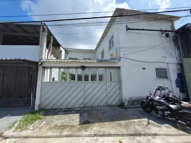 Casa Duplex com 6 Quartos e 5 Suítes | Ideal para Moradia ou Empresas