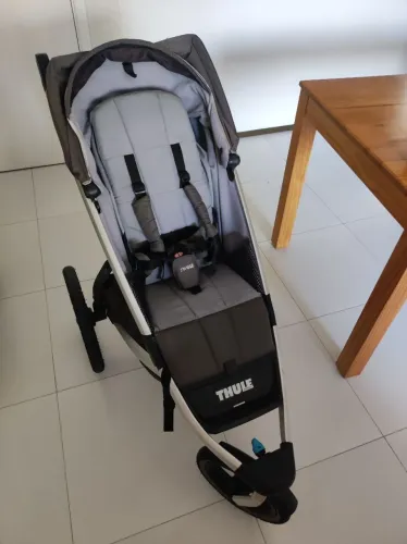carrinho de bebê THULE