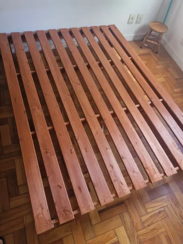 Vendo base para colchão.