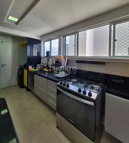 Apartamento com 3 quartos em Boa Viagem