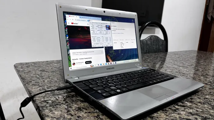 Notebook Samsung i5 460m 2.53 GHz com ssd 120gb com 6 gb ( Windows 10 e office )