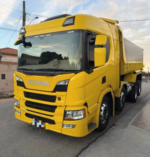 Scania P360 2022 8x2 Caçamba basculante