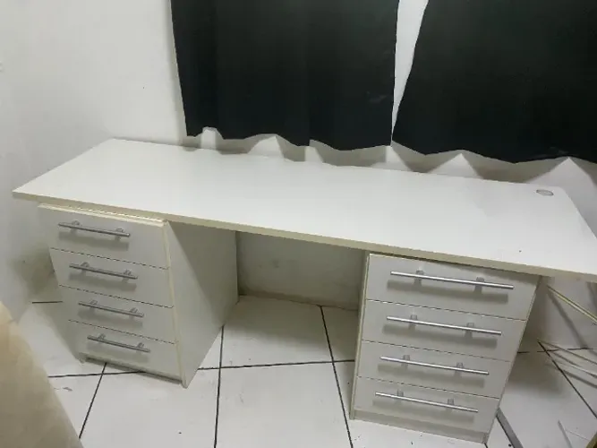 ESCRIVANINHA DE ESCRITÓRIO BRANCA - 8 GAVETAS - 1,80 × 0,80 m