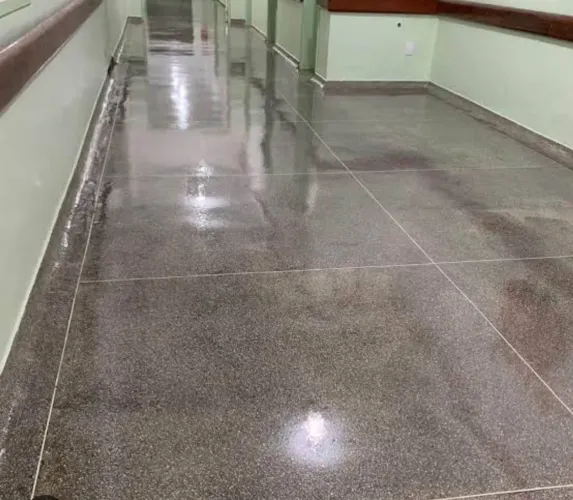 Piso de Granitina