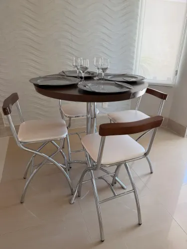 Mesa 4 cadeiras 80 cm