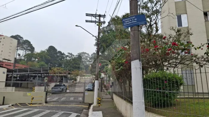 Apartamento com 2 quartos, sala, cozinha, banheiro e 1 vaga de garagem
