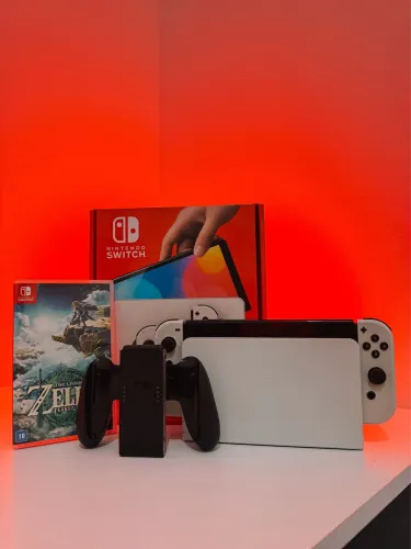 Nintendo Switch OLED + Zelda Tears of the Kingdom