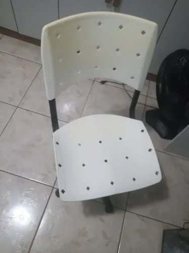 Duas cadeiras uma gamer