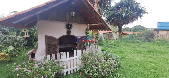 Sítio no bairro Central em Mateus Leme!