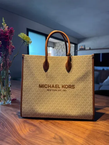 Bolsa Michael Kors - coleção exclusiva NYC