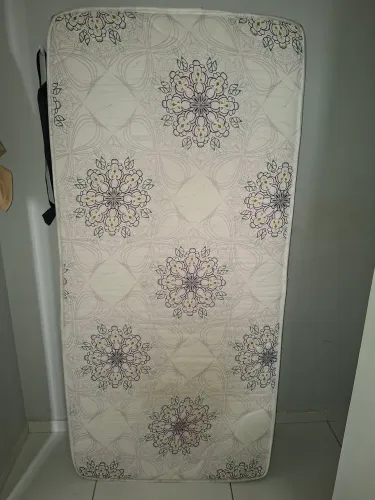 Colchão de solteiro de espuma D33