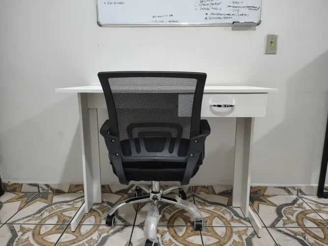 Mesa/cadeira escritório