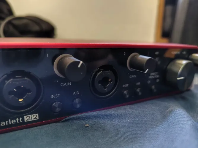 Interface Focusrite Scarlett 2i2 3a geração