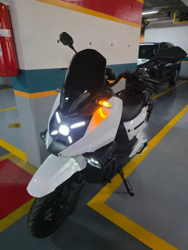 Scooter Elétrica 1.000w<br><br>Tank M16 nova sem detalhes