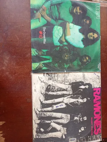 Discos de vinil rock  2 discos 